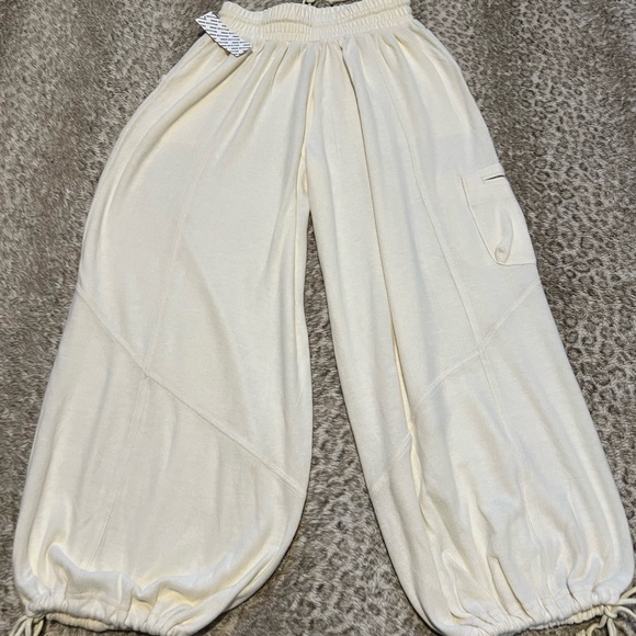 Cream Sweatpants Harem/Palazzo Detail NWT - Picture 2 of 3